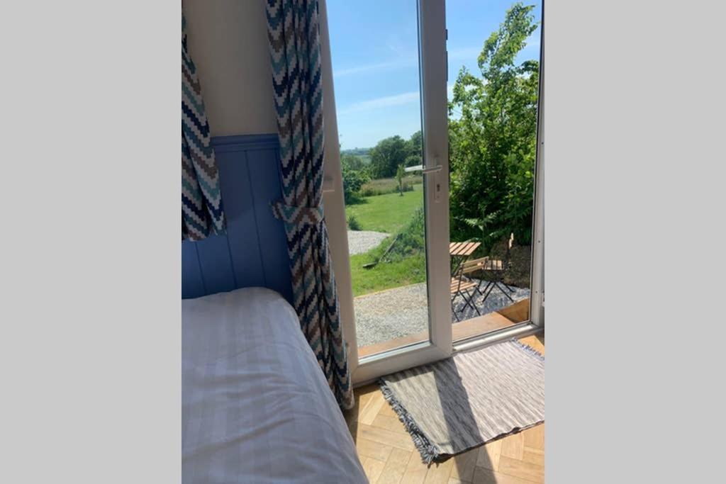Ferienwohnung Apple Tree Hut Tenby Exterior foto